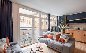 New - Appt Style Le Corbusier Avec Balcon - 8 Pers